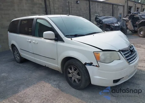 2009 Chrysler Town & Country Touring из США, поврежденный, VIN 2A8HR541X9R625204